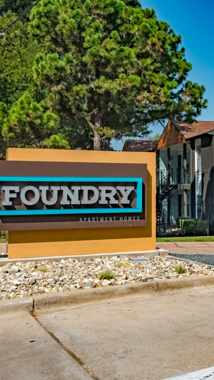 The Foundry apartments for rent in Tyler, TX is the best option for off-campus housing. Located steps from the UT Tyler campus and closely located to Texas College and Tyler Junior College, The Foundry has all the convenience of off-campus housing.
